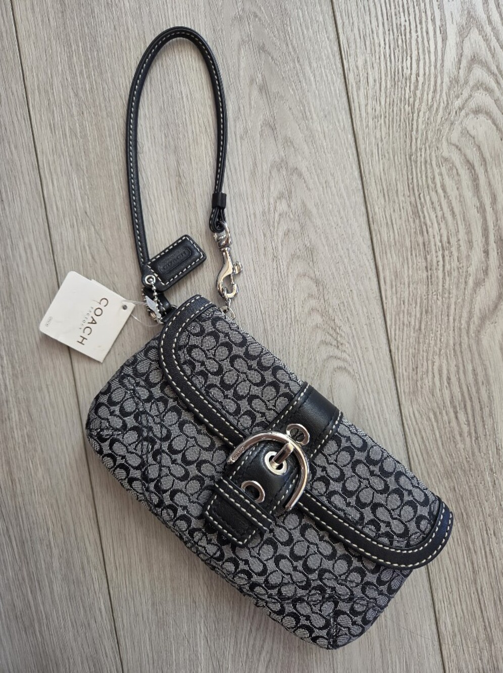 NWT Coach F41515 Soho Mini Signature Capacity Wristlet Wallet With Hangtl Tag